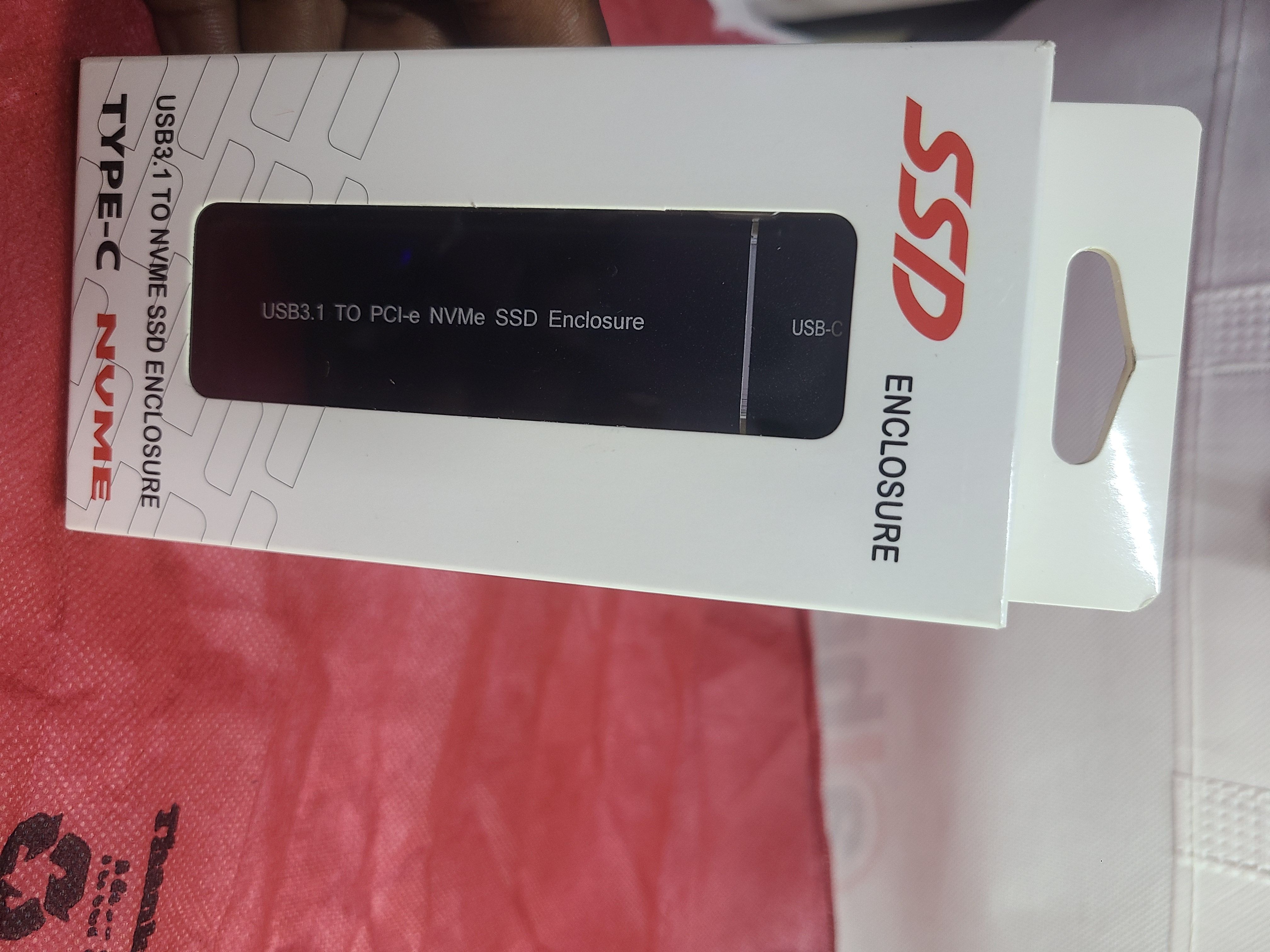 Portable NVMe SSD Enclosure USB 3.1–Tool-Free, 10Gbps Speed. durable casing for data protection