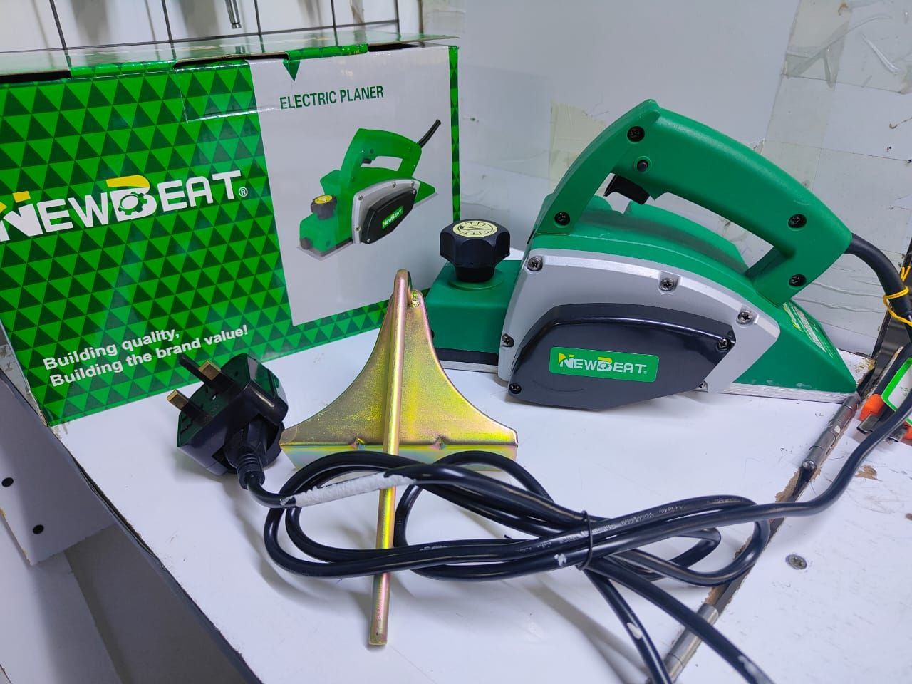 NewBeat wood planer 570 watts