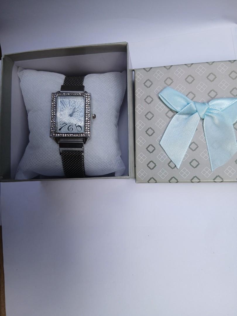 Luxury Crystal-Encrusted Rectangle Women's Watch  - Black Mesh Band & Glitter Dial