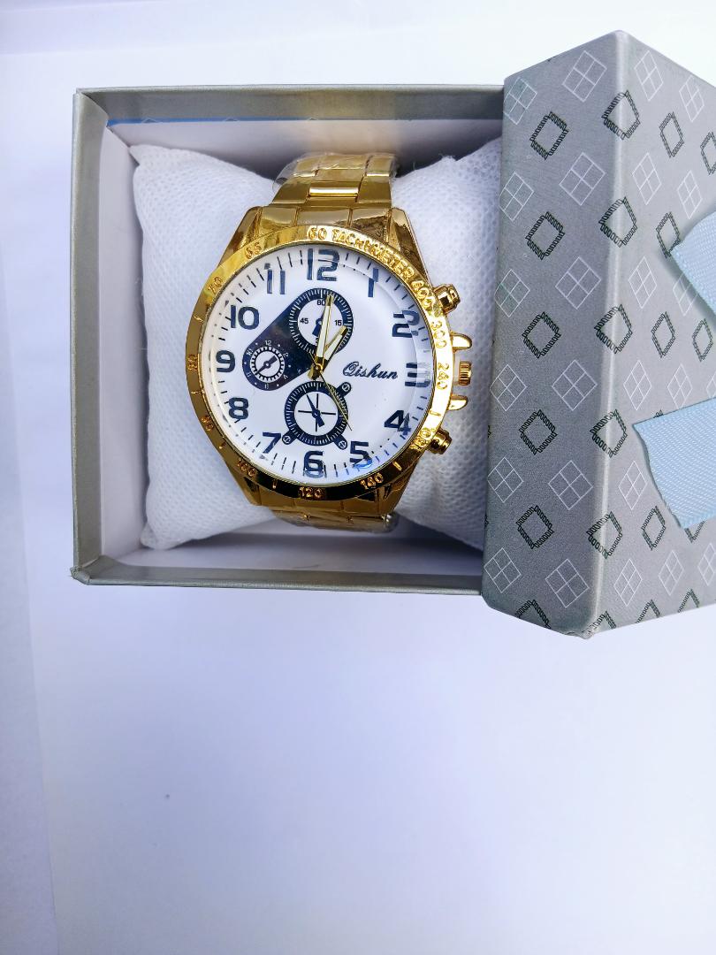 Luxury Gold Men's Wrist Watch – Classic Analog Design with Chronograph Accents