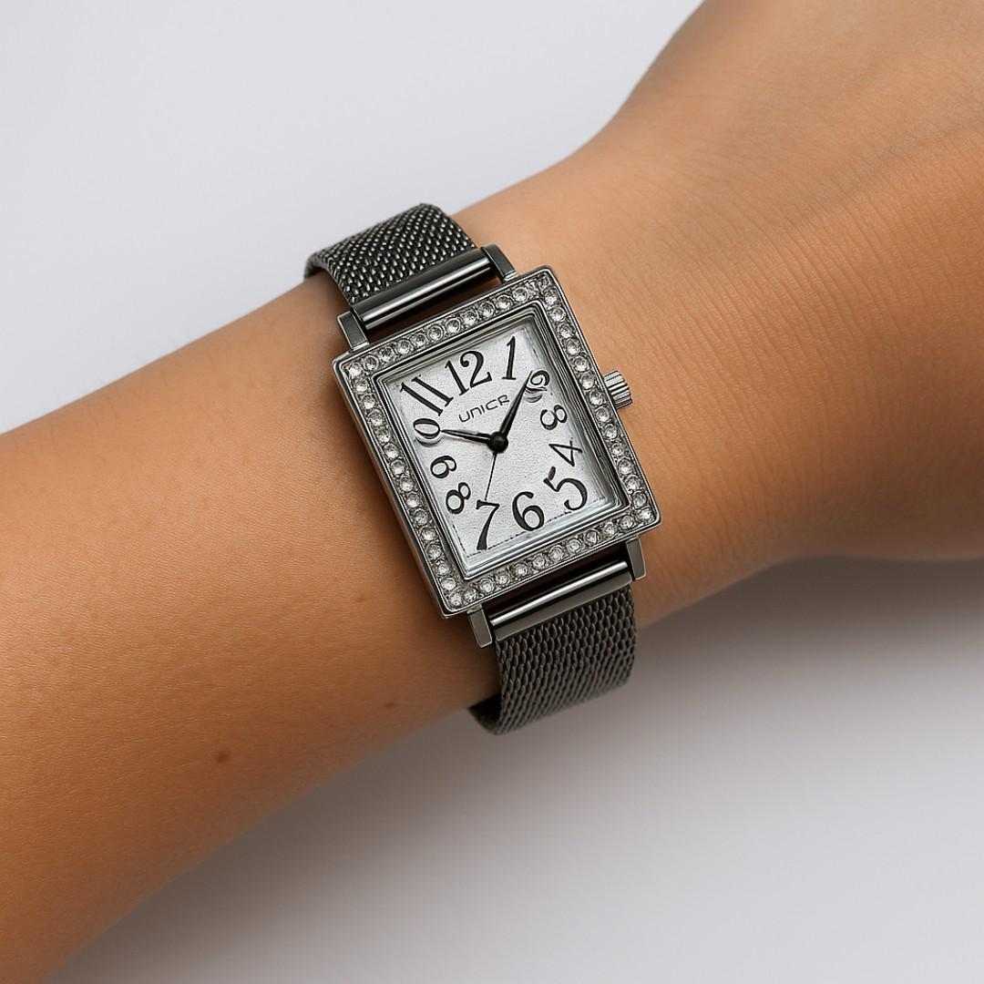 Luxury Crystal-Encrusted Rectangle Women's Watch  - Black Mesh Band & Glitter Dial