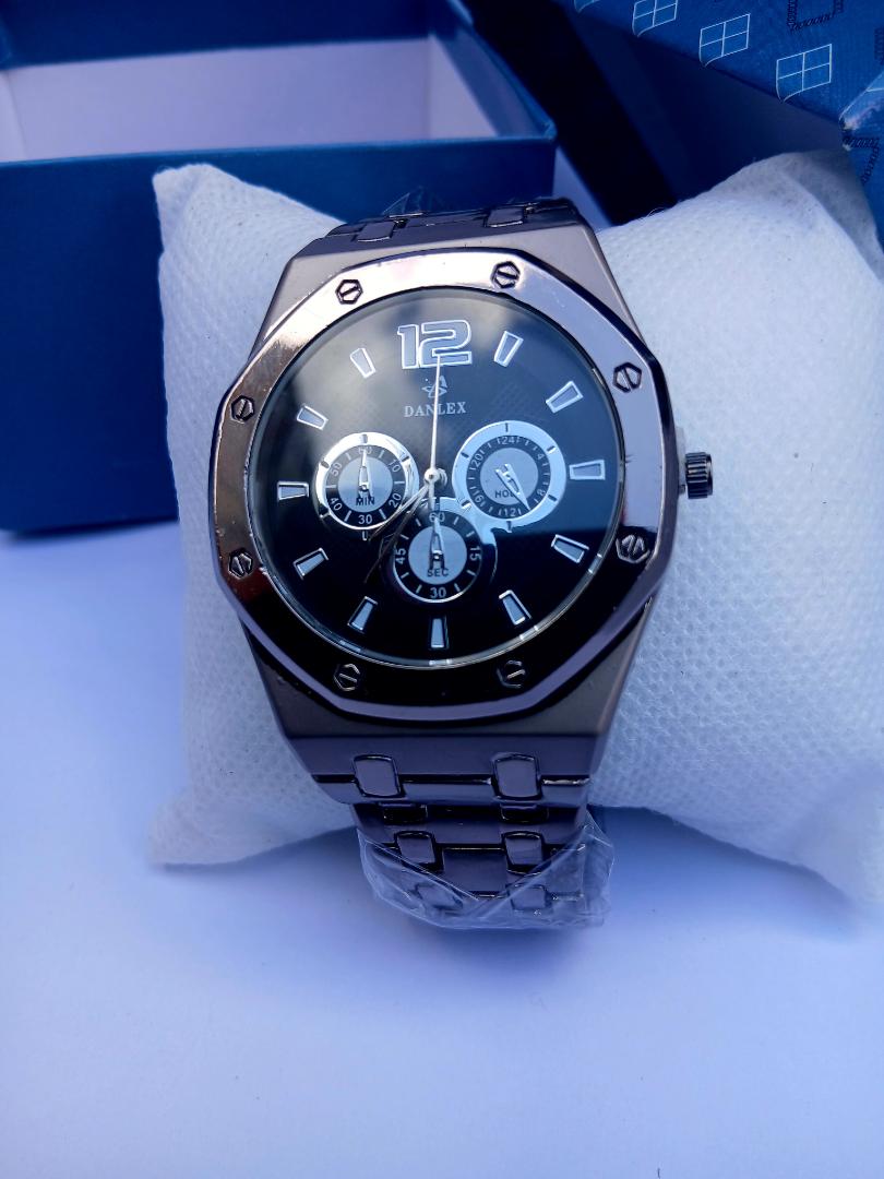 Danlex Luxury Analog Men’s Watch – Black Dial & Silver Bracelet