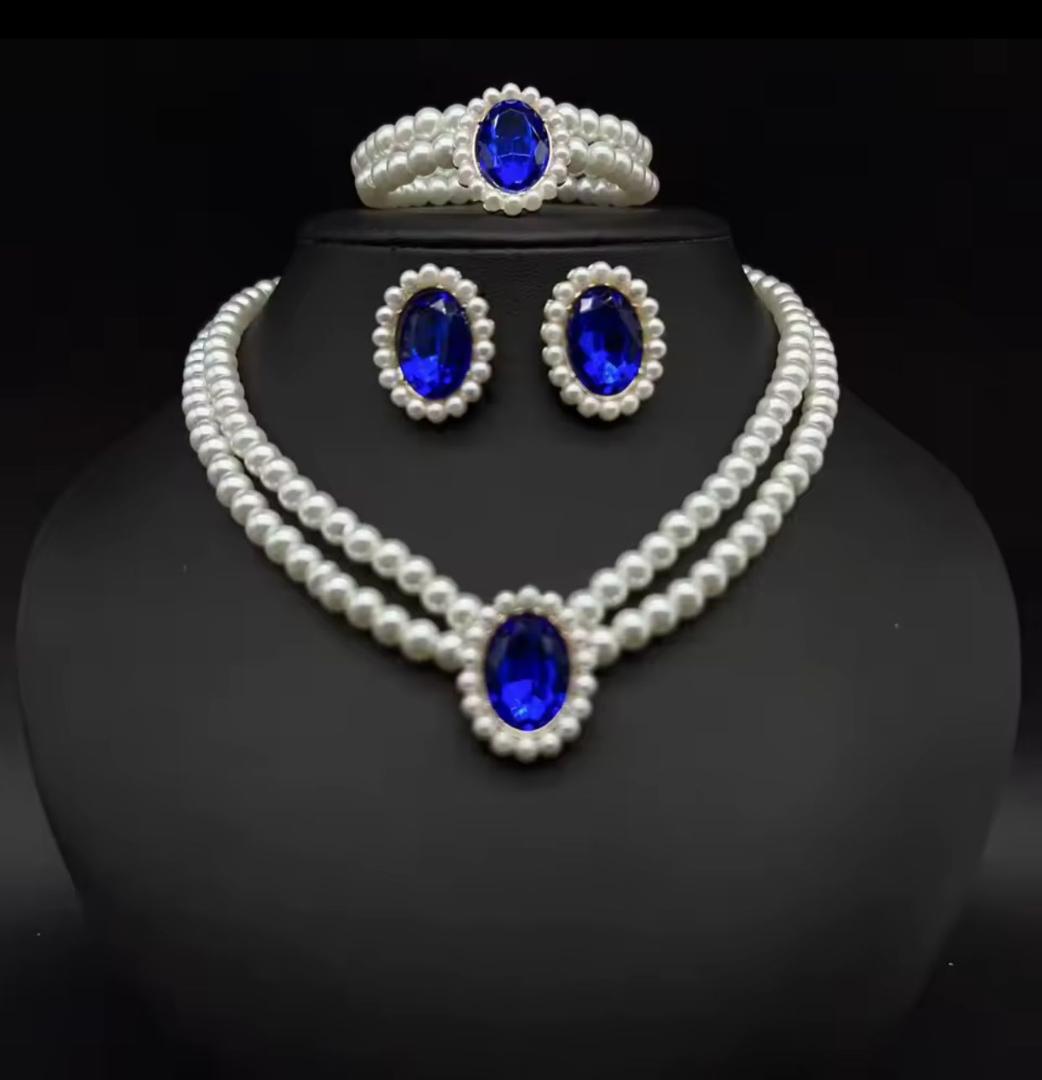 🤍✨ 3PC Double-Layered Pearl Jewellery Set – Classy & Timeless

💰 KES [Insert Price]

Add a touch of elegance to every outfit with this stunning pearl set.

💎 Includes:
✨ Earrings – Classic pearl st