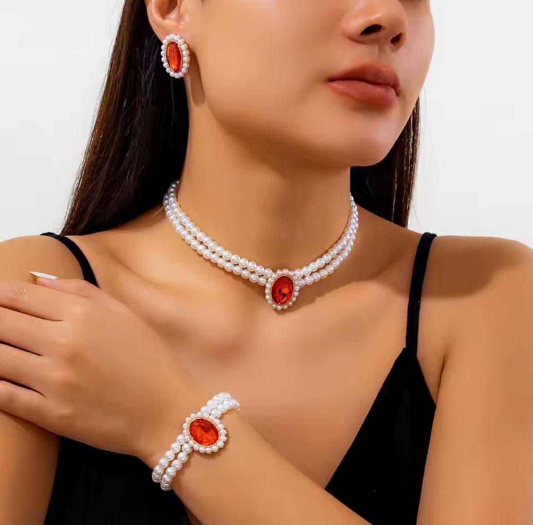 🤍✨ 3PC Double-Layered Pearl Jewellery Set – Classy & Timeless

💰 KES [Insert Price]

Add a touch of elegance to every outfit with this stunning pearl set.

💎 Includes:
✨ Earrings – Classic pearl st