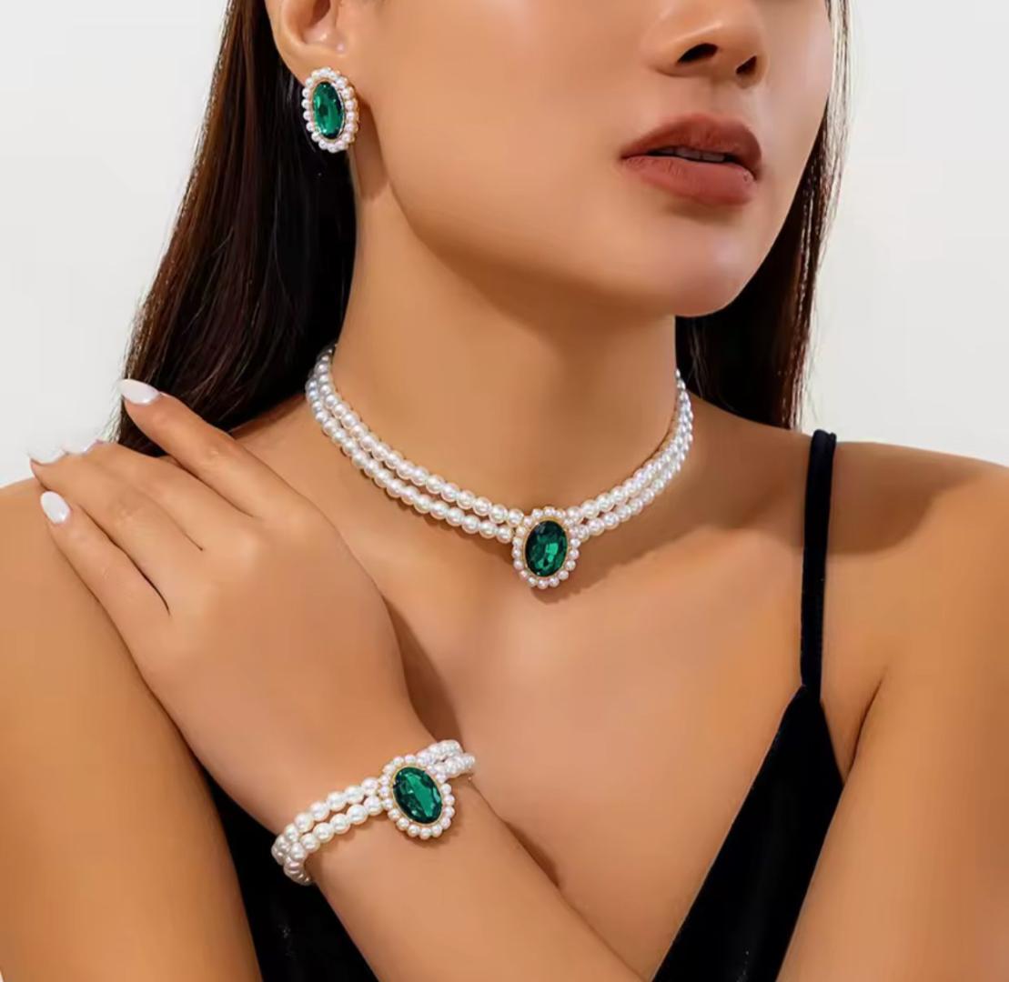 🤍✨ 3PC Double-Layered Pearl Jewellery Set – Classy & Timeless

💰 KES [Insert Price]

Add a touch of elegance to every outfit with this stunning pearl set.

💎 Includes:
✨ Earrings – Classic pearl st
