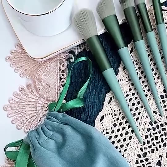 13-Piece Makeup Brush Set - Soft Face Powder Blush Foundation Concealer Highlighter Brushes Kit with Pouch