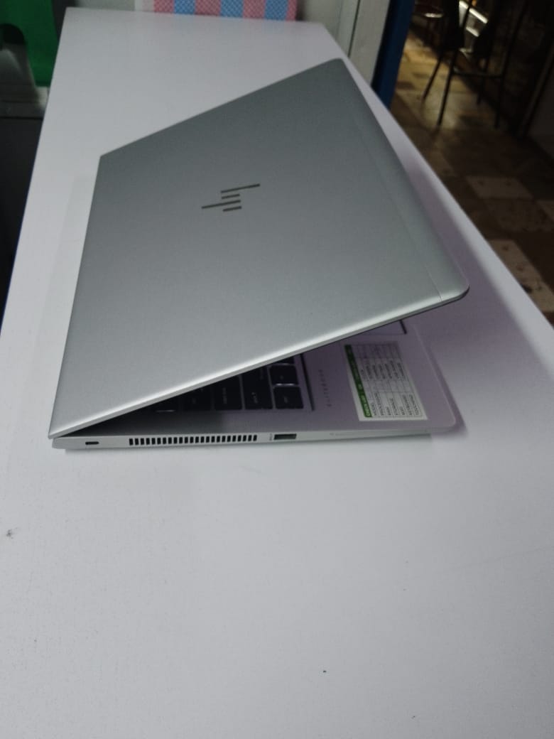 HP EliteBook 840 G6 Professional Ultrabook – 8th Gen Intel Core i5 Processor, 8GB DDR4 RAM, 256GB PCIe NVMe SSD, 14" Full HD Display, Business-Class Lightweight Laptop