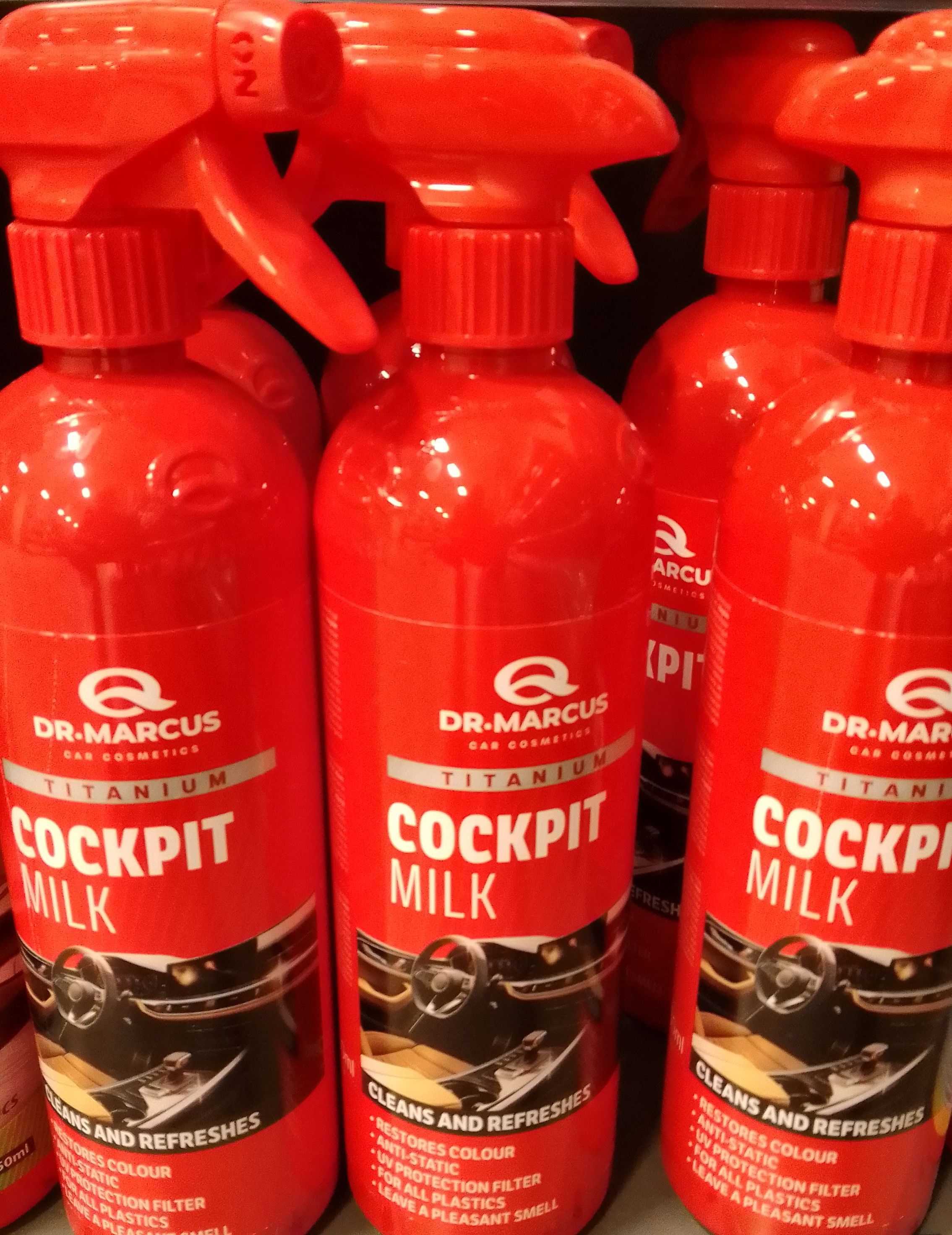 Dr Marcus Satin Cockpit Milk-750ml-responsible for dashboard maintenance and renovation ensures long-lasting freshness and cleanliness. Additionally, it has UV protective functions.