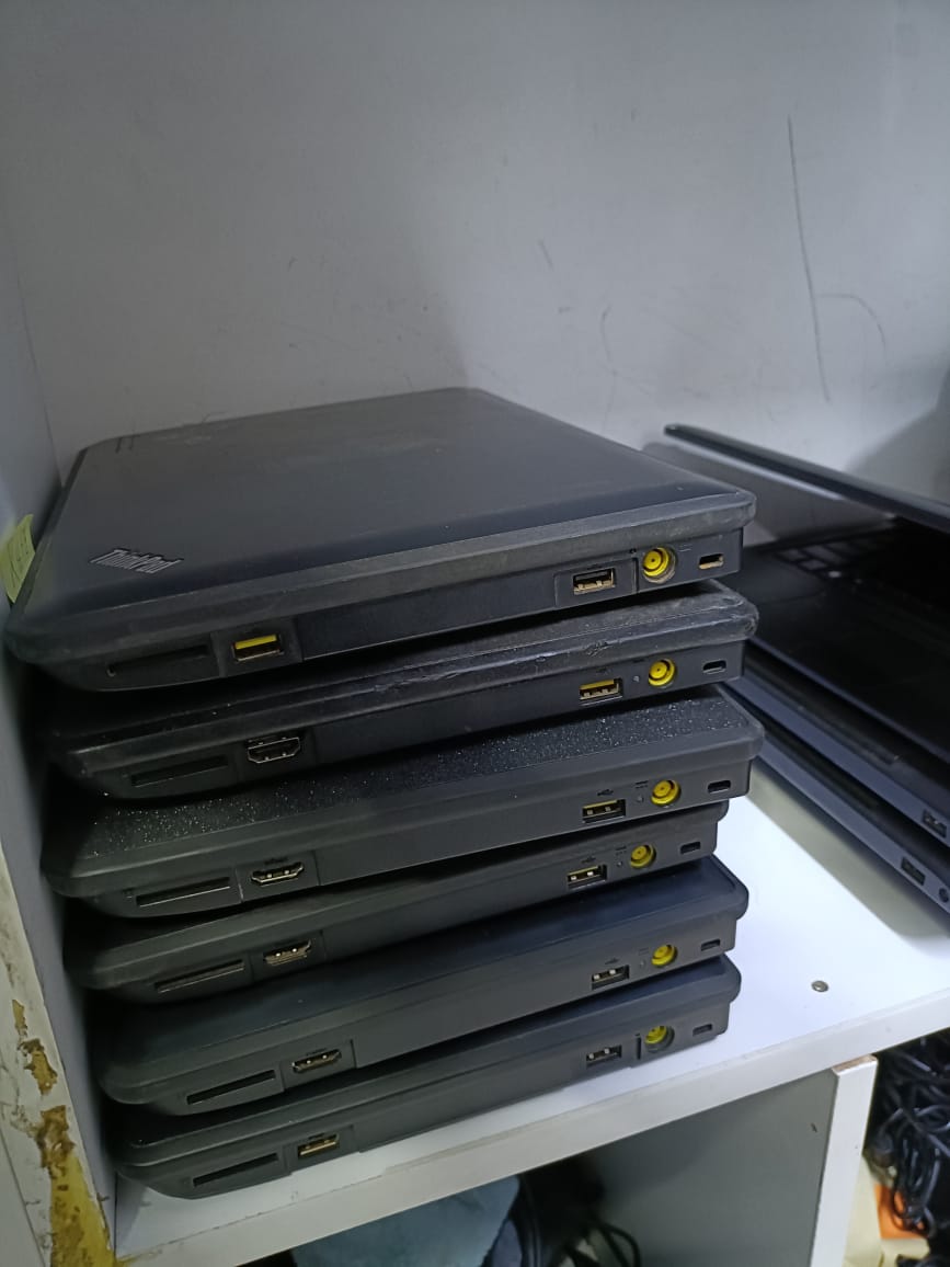 REFURBLISHED LENOVO THINKPAD  X131E AMD E2 4GBRAM 320GBHDD (WITH BAG AND MOUSE) WITH RADEON GRAPHIC