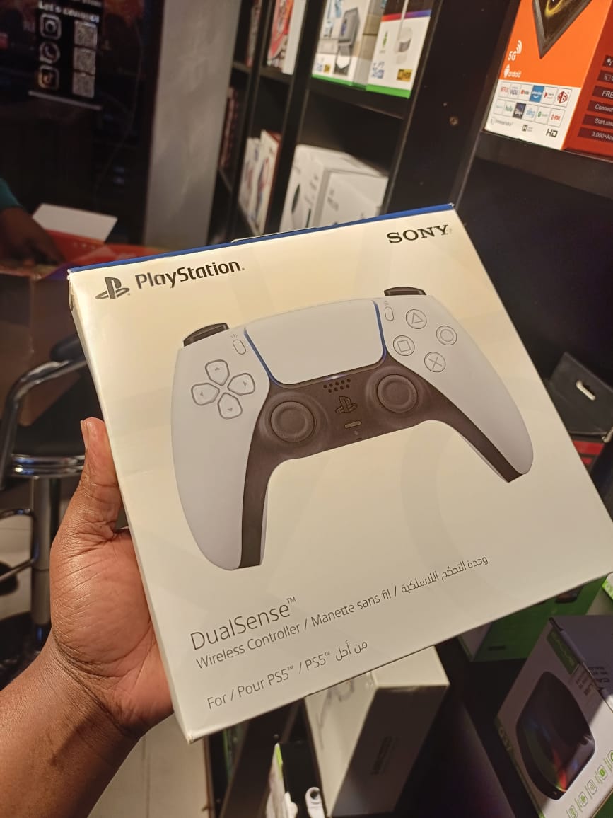 ORIGINAL BRANDNEW SONY PLAYSTATION WIRELESS CONTROLLER FOR (PS5) DUAL SENCE
Comes with a built-in microphone, headset jack, and a USB‑C charging port