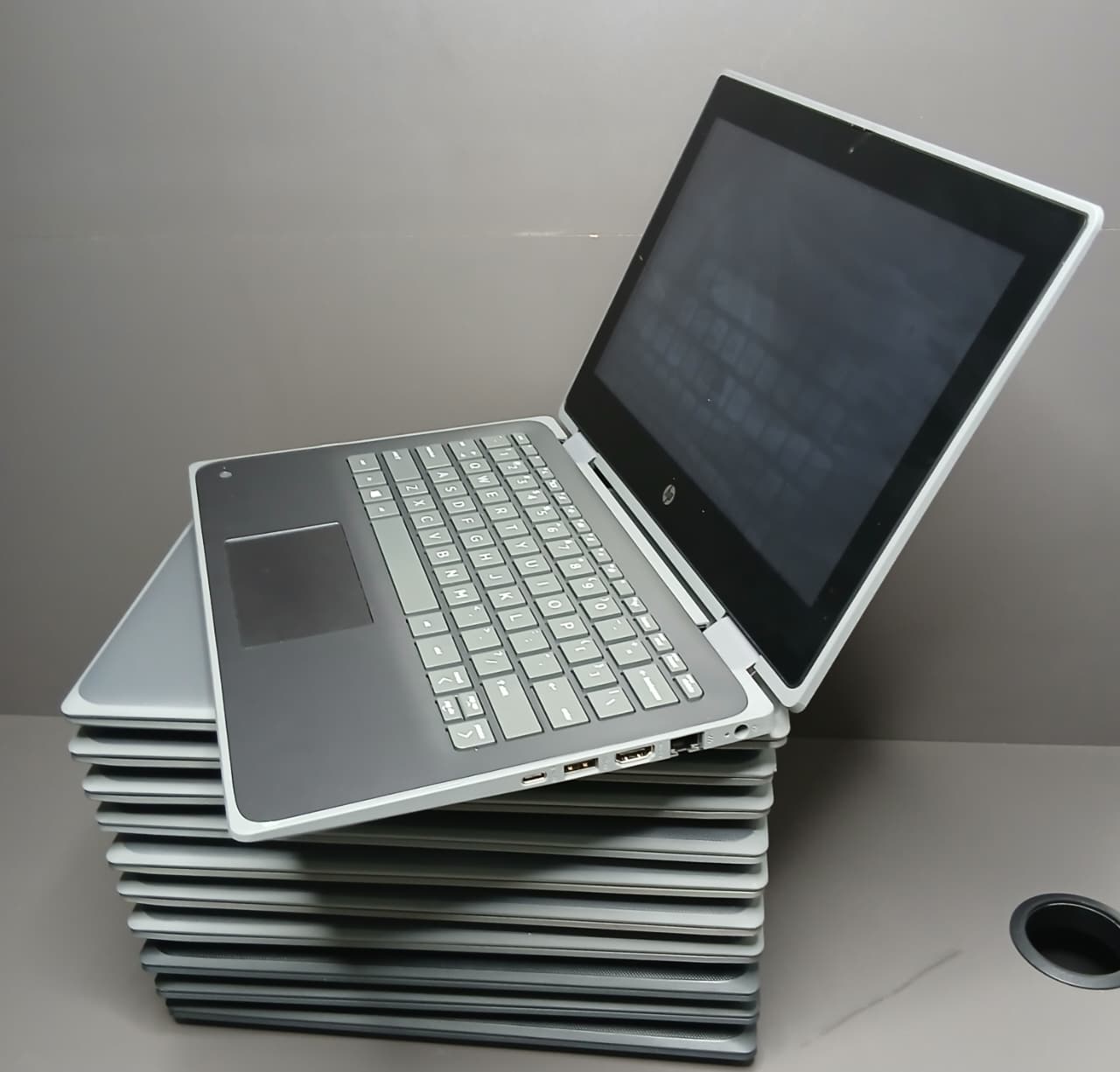 HP ProBook x360 11 G6 – Core i5 | 8GB RAM | 256GB SSD | Touchscreen Convertible
Delivers smooth performance for multitasking, office work, browsing, and streaming. With 8GB RAM and a fast 256GB SSD, i