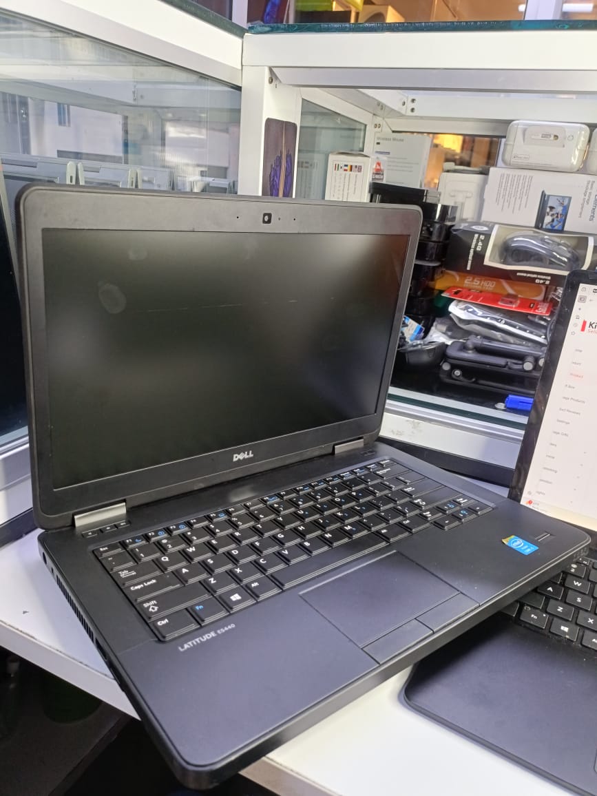 REFURBISHED DELL LATITUDE 5440 COI5 4TH GENERATION 8GBRAM 256GBSSD
reliable business-class laptop designed to deliver solid performance, durability, and efficiency for everyday tasks