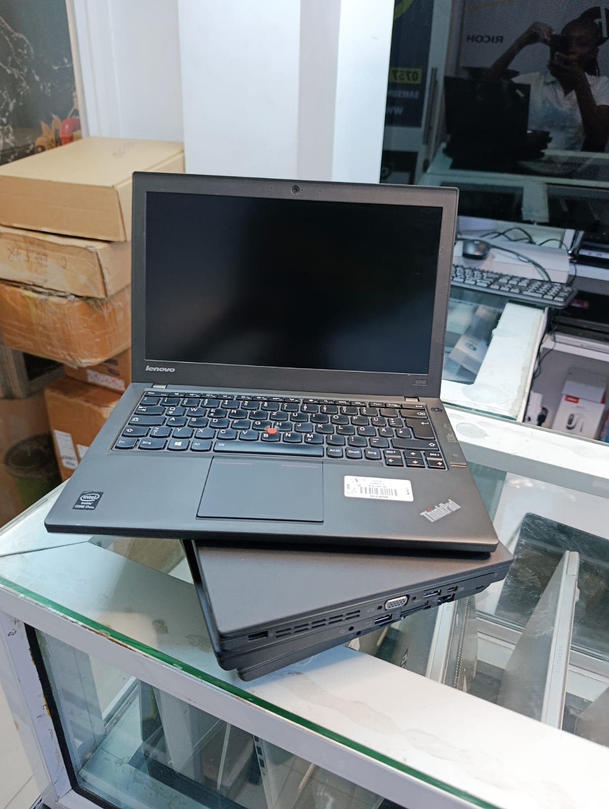 LENOVO THINKPAD X240 COI7  4 TH GENERATION 8GBRAM 256GB SSD
Intel Core i7 processor for fast and reliable performance
8GB DDR3 RAM for smooth multitasking and quick access to frequently used files