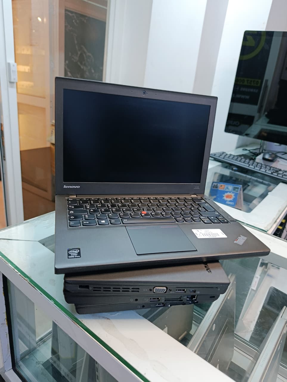LENOVO THINKPAD X240 COI7  4 TH GENERATION 8GBRAM 256GB SSD
Intel Core i7 processor for fast and reliable performance
8GB DDR3 RAM for smooth multitasking and quick access to frequently used files