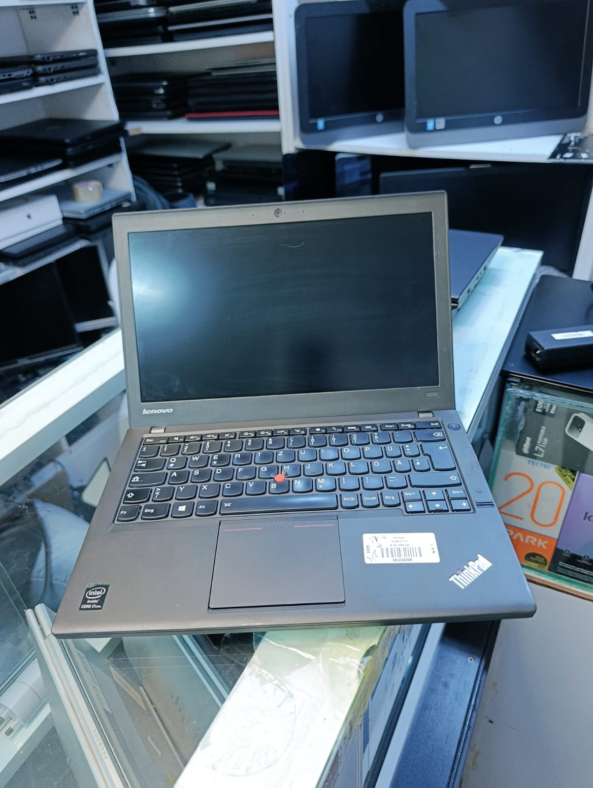 LENOVO THINKPAD X240 COI7  4 TH GENERATION 8GBRAM 256GB SSD
Intel Core i7 processor for fast and reliable performance
8GB DDR3 RAM for smooth multitasking and quick access to frequently used files