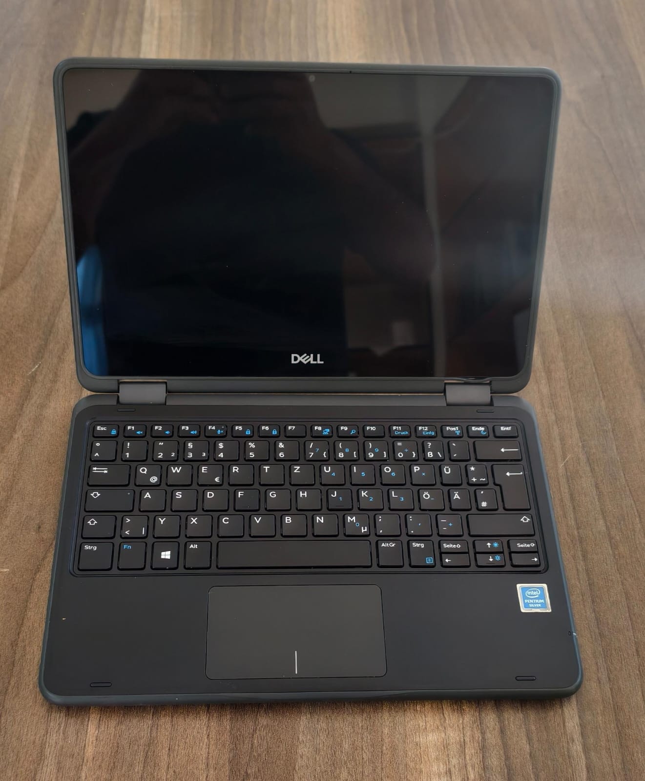 DELL LATITUDE 3190  2IN1 INTEL PENTIUM  4GBRAM 128GBSSD  X360 TOUCH SCREEN DUAL CAMERA
It features a 360° hinge that allows you to use it as a traditional laptop, a tablet, tent mode, or stand mode