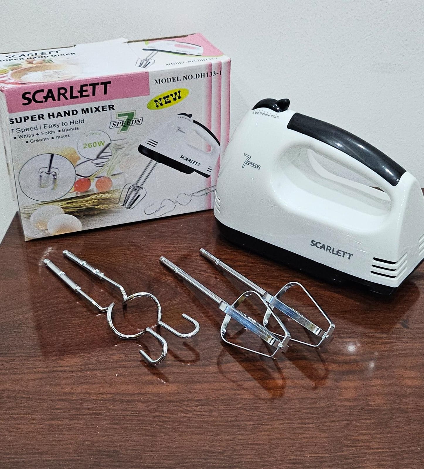 Scarlet Handmixer Electric Handheld - 7 Speed Portable Kitchen Mixer Electric with 4 Stainless Steel Accessories Whisk, Food Beater for Whipping Mixing Cookies Cakes Eggs Dough | High Power 260 Watts