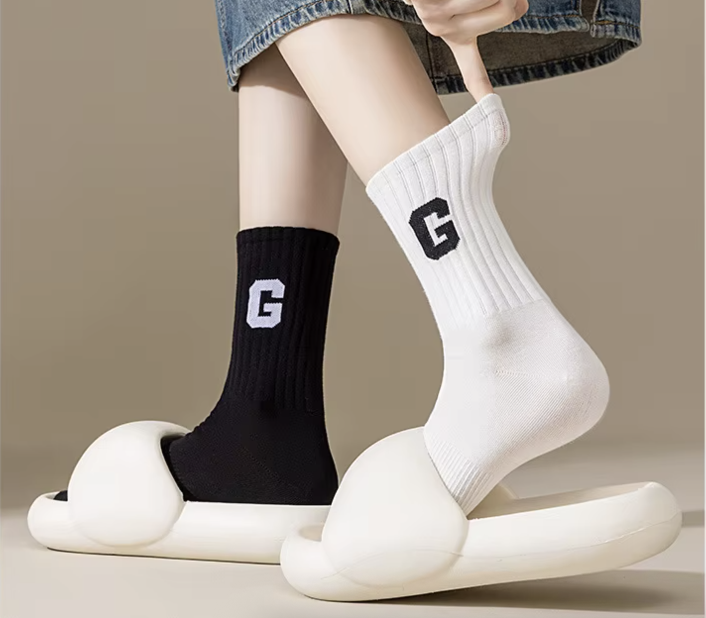 2pcs High-Quality Thick Mid-Tube Sports Socks – Custom Letter Cotton Athletic Socks