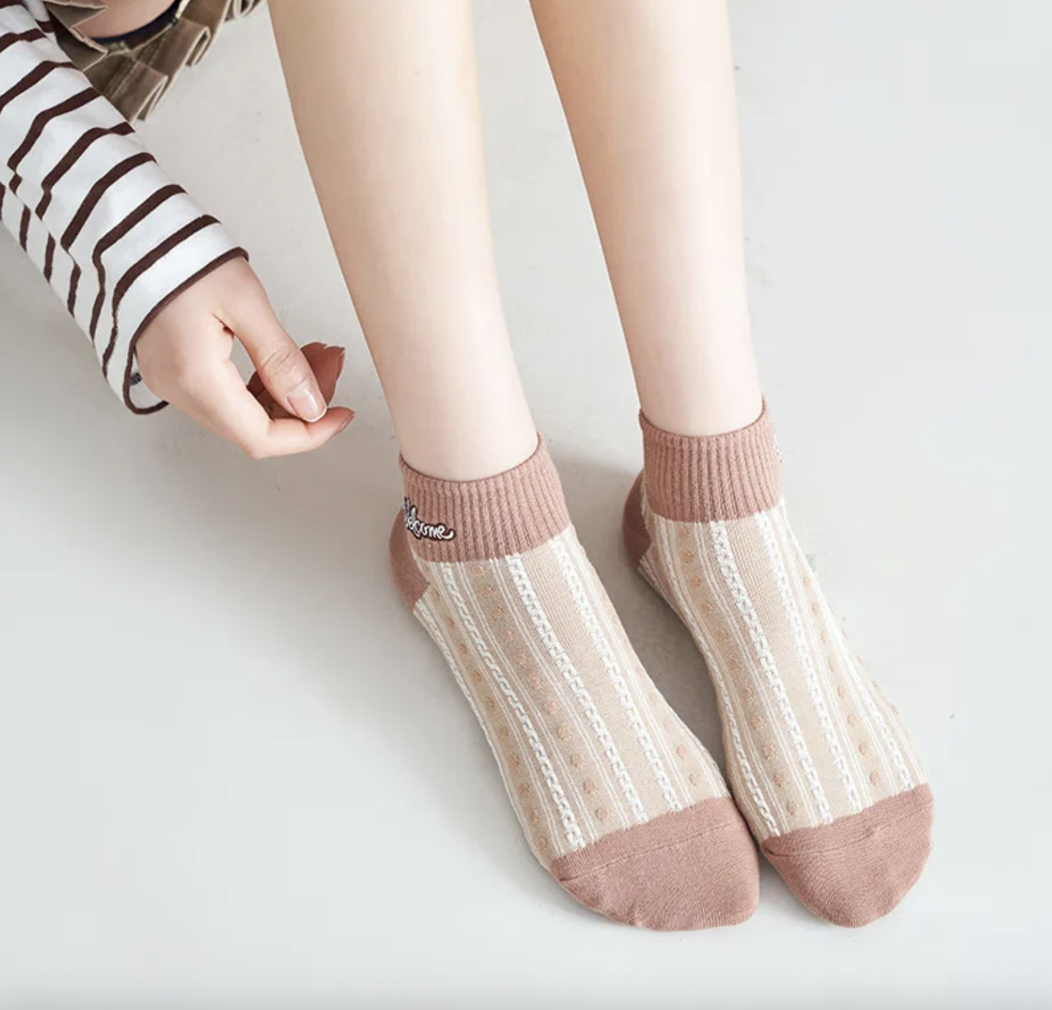 4pcs Women’s Korean Embroidered Ankle Socks – Colorful Cotton Low-Cut Animal Design, Perfect Gift