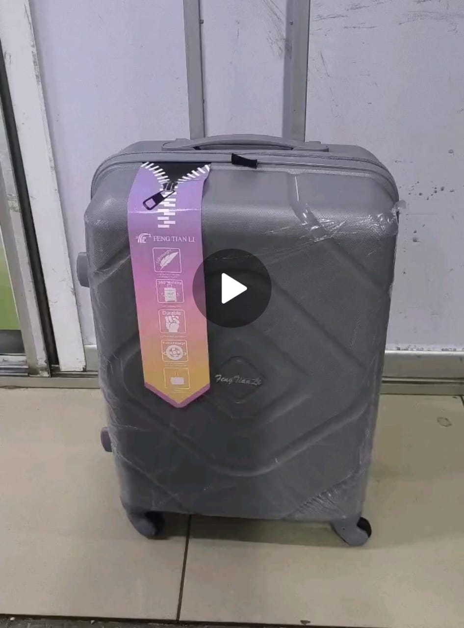 Small size suitcase

Size : 59cm