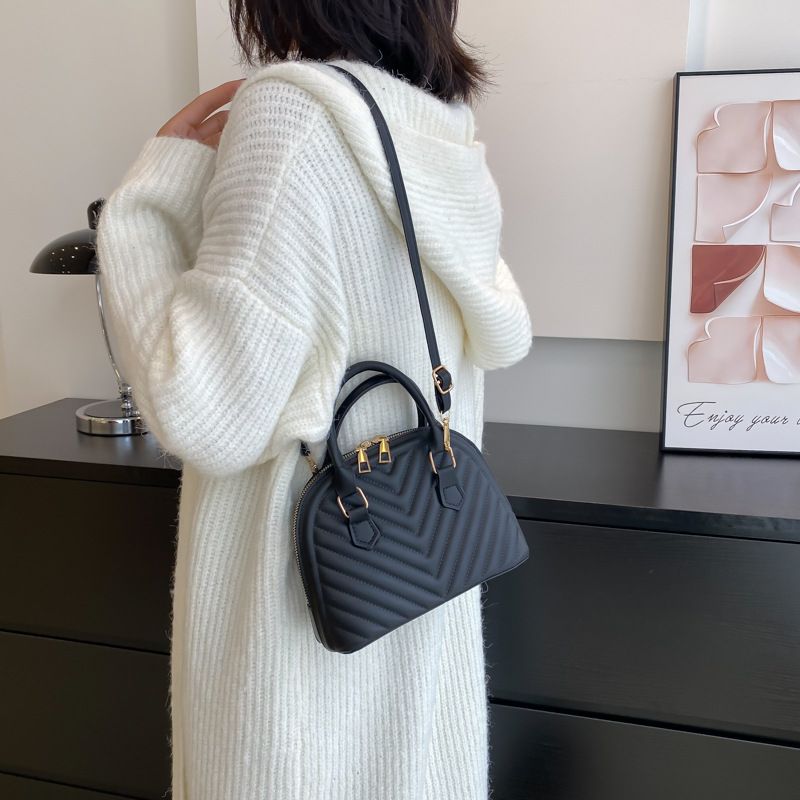 Solid Color Shell Bag Small Crossbody Bag Chain Handbags And Purses Soft Leather Designer Handbag Travel Shoulder Bags