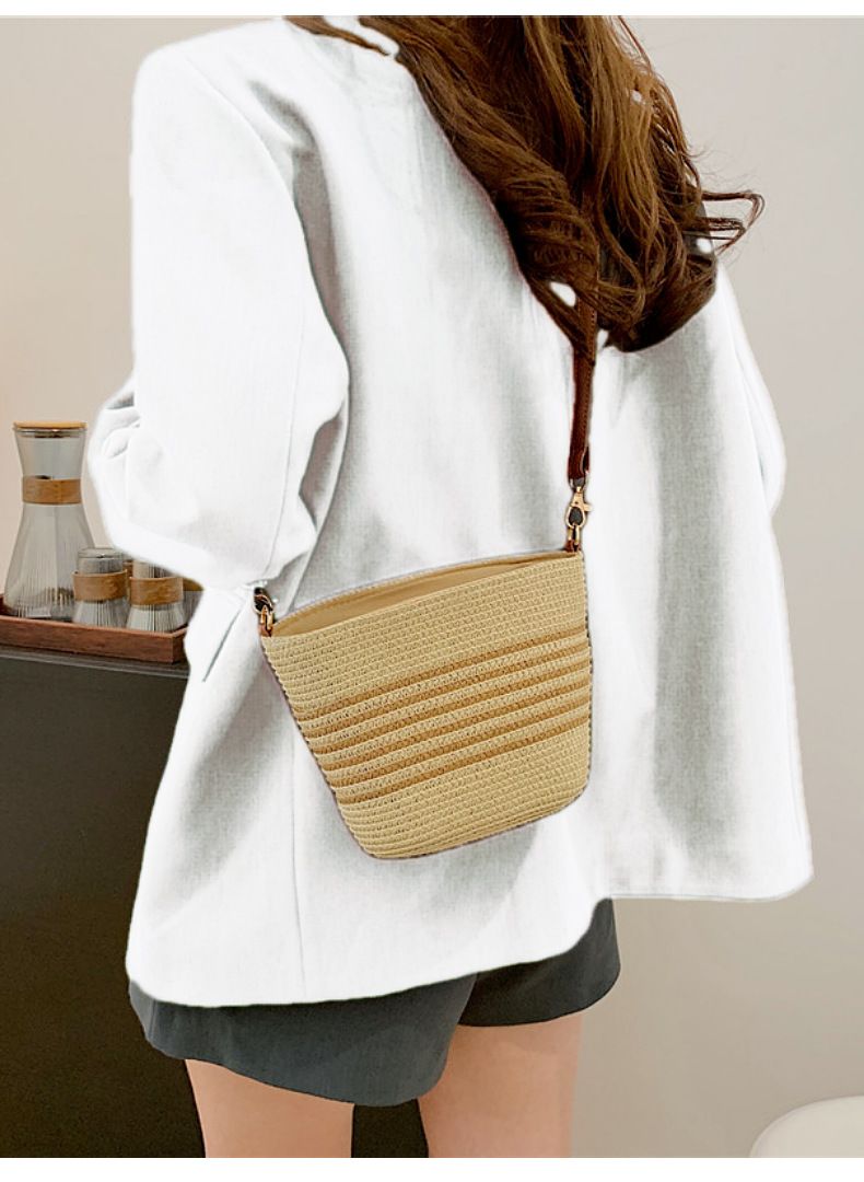 Summer Straw Shoulder Bags Drawstring Women's Straw Bucket Bag Purse Raffia Woven Straw Handbags Casual Tote Beach Crossbody Bag B0118