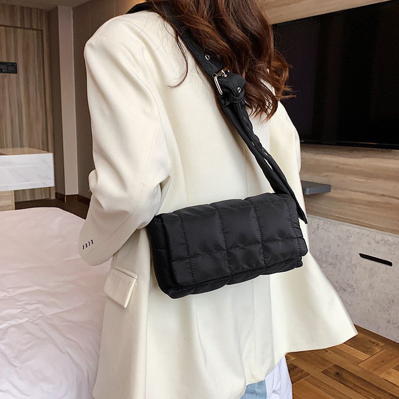 New Fashion Trend Handbags Chain Tote Bag Soft Leather Large Capacity Commuter Shoulder Diagonal Diamond Underarm Ba