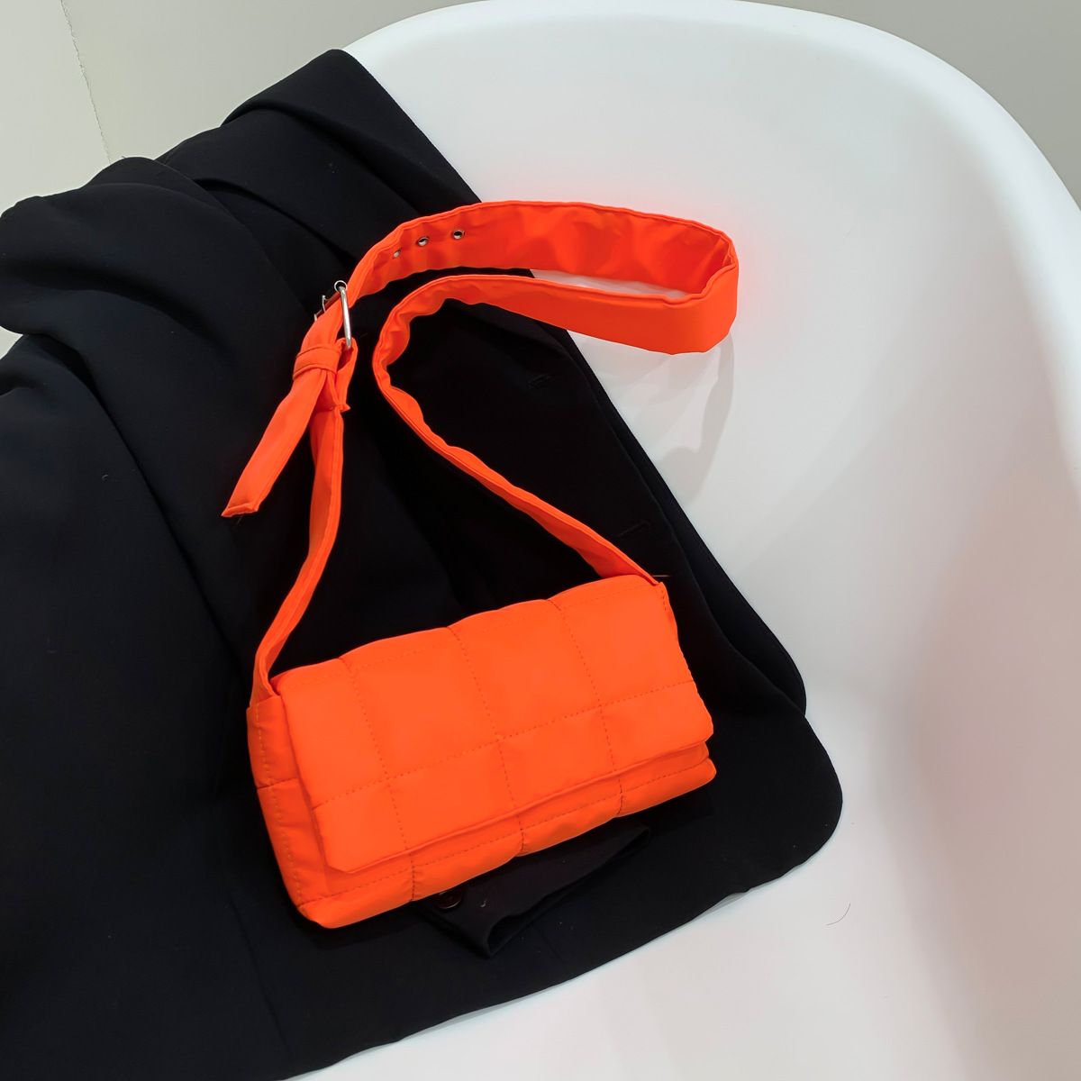 New Fashion Trend Handbags Chain Tote Bag Soft Leather Large Capacity Commuter Shoulder Diagonal Diamond Underarm Ba