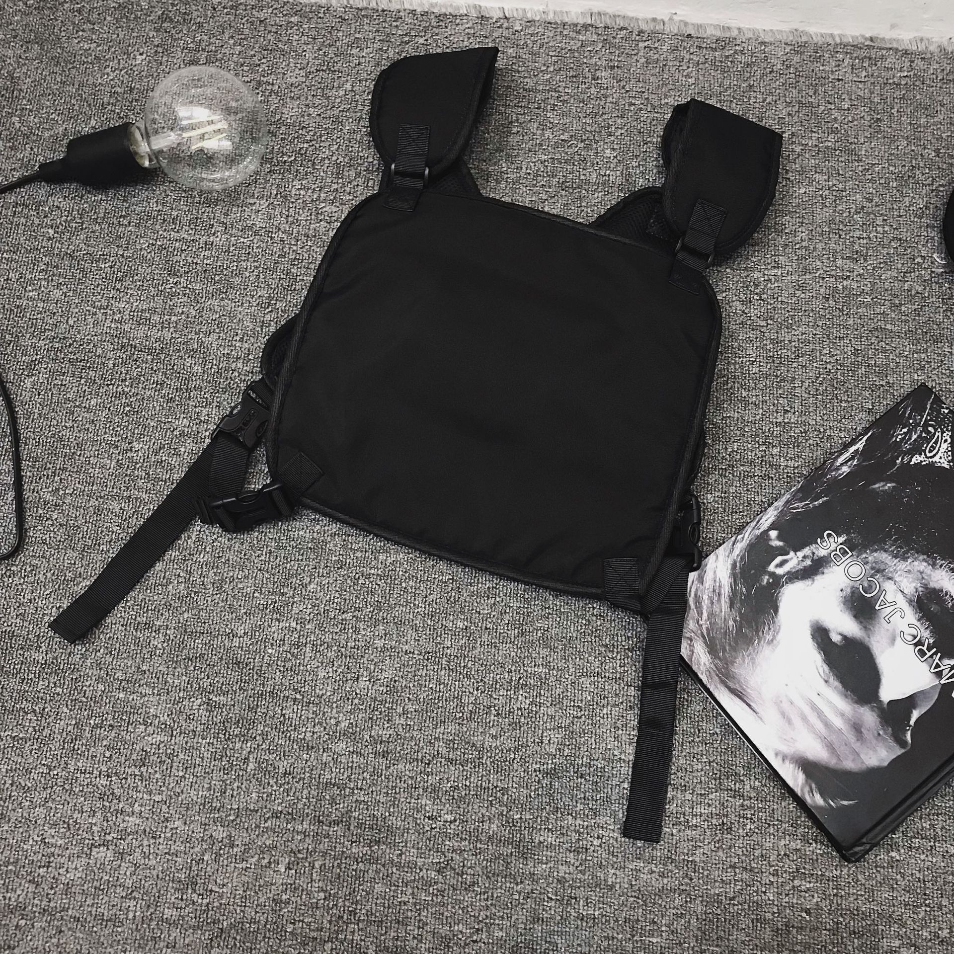 Fashion Streetwear Men Hip-Hop Chest Bag Tactical Vest Nylon Military Vest Chest Rig Pack Pouch Holster Tactical Harness Walkie B0346