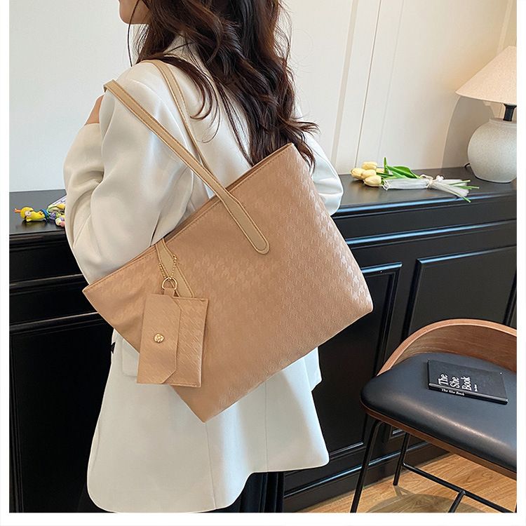 Large PU Leather Shoulder Bag for Women Fashion Trend Designer Female Fashion Handbags Purses Tote Bags B0714