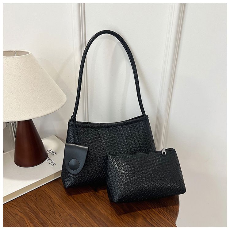 2025 Autumn/Winter Women'S Woven Pattern Shoulder Bag Casual Wear Hand-Held Handle Bag Fashion Retro Armpit Bag With Coin Purse B0264