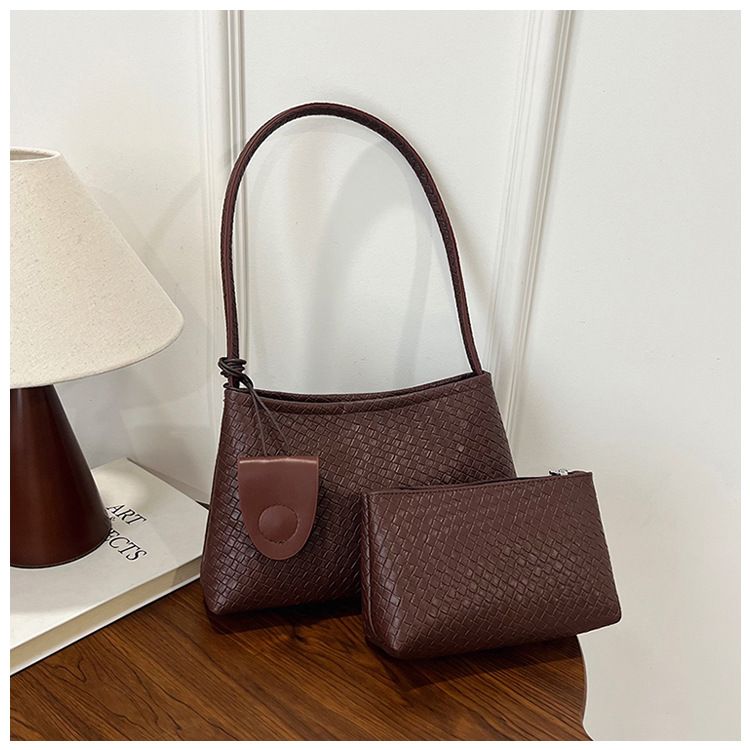 2025 Autumn/Winter Women'S Woven Pattern Shoulder Bag Casual Wear Hand-Held Handle Bag Fashion Retro Armpit Bag With Coin Purse B0264
