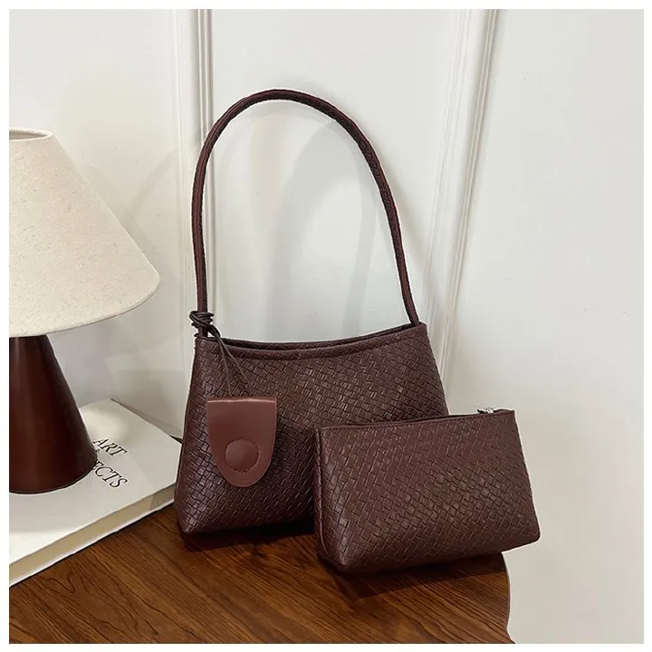 2025 Autumn/Winter Women'S Woven Pattern Shoulder Bag Casual Wear Hand-Held Handle Bag Fashion Retro Armpit Bag With Coin Purse B0264