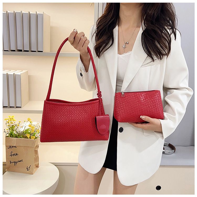 2025 Autumn/Winter Women'S Woven Pattern Shoulder Bag Casual Wear Hand-Held Handle Bag Fashion Retro Armpit Bag With Coin Purse B0264