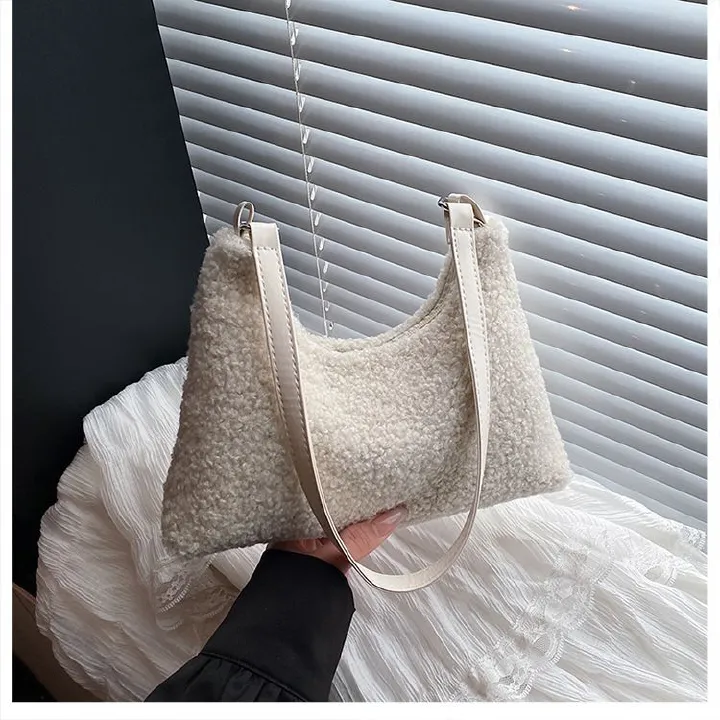 2025 Autumn and Winter Fashion High-End Hand-Held Lamb Wool Pillow Bag Women's Korean Style Casual Shoulder Bag B0103
