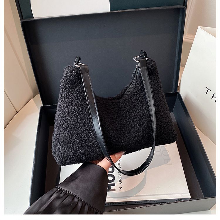 2025 Autumn and Winter Fashion High-End Hand-Held Lamb Wool Pillow Bag Women's Korean Style Casual Shoulder Bag B0103