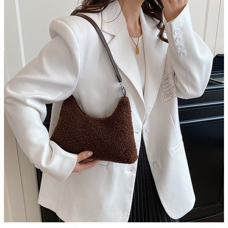 2025 Autumn and Winter Fashion High-End Hand-Held Lamb Wool Pillow Bag Women's Korean Style Casual Shoulder Bag B0103