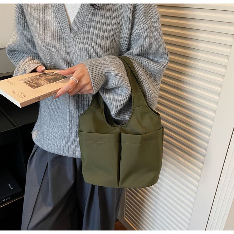 Large Capacity Tote Bags Nylon Design 2026 New Fashion Bags for Women High Quality Sewing Thread Solid Color Shoulder Bags B0235