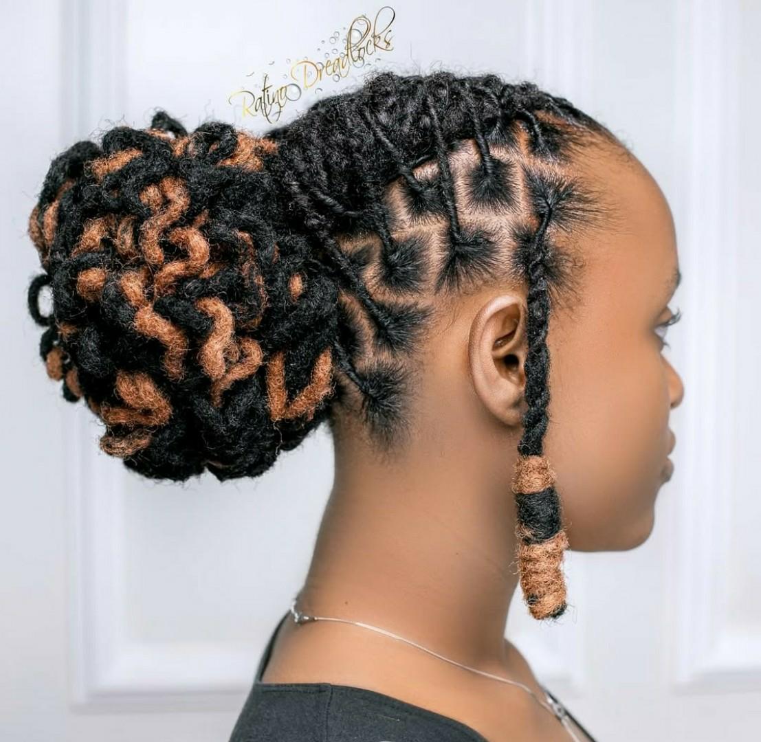 artificial dreadlocks extensions Synthetic dreadlocks are made of synthetic hair, they come in different types and materials, and can be installed on both dreaded and undreaded hair. For a detailed de