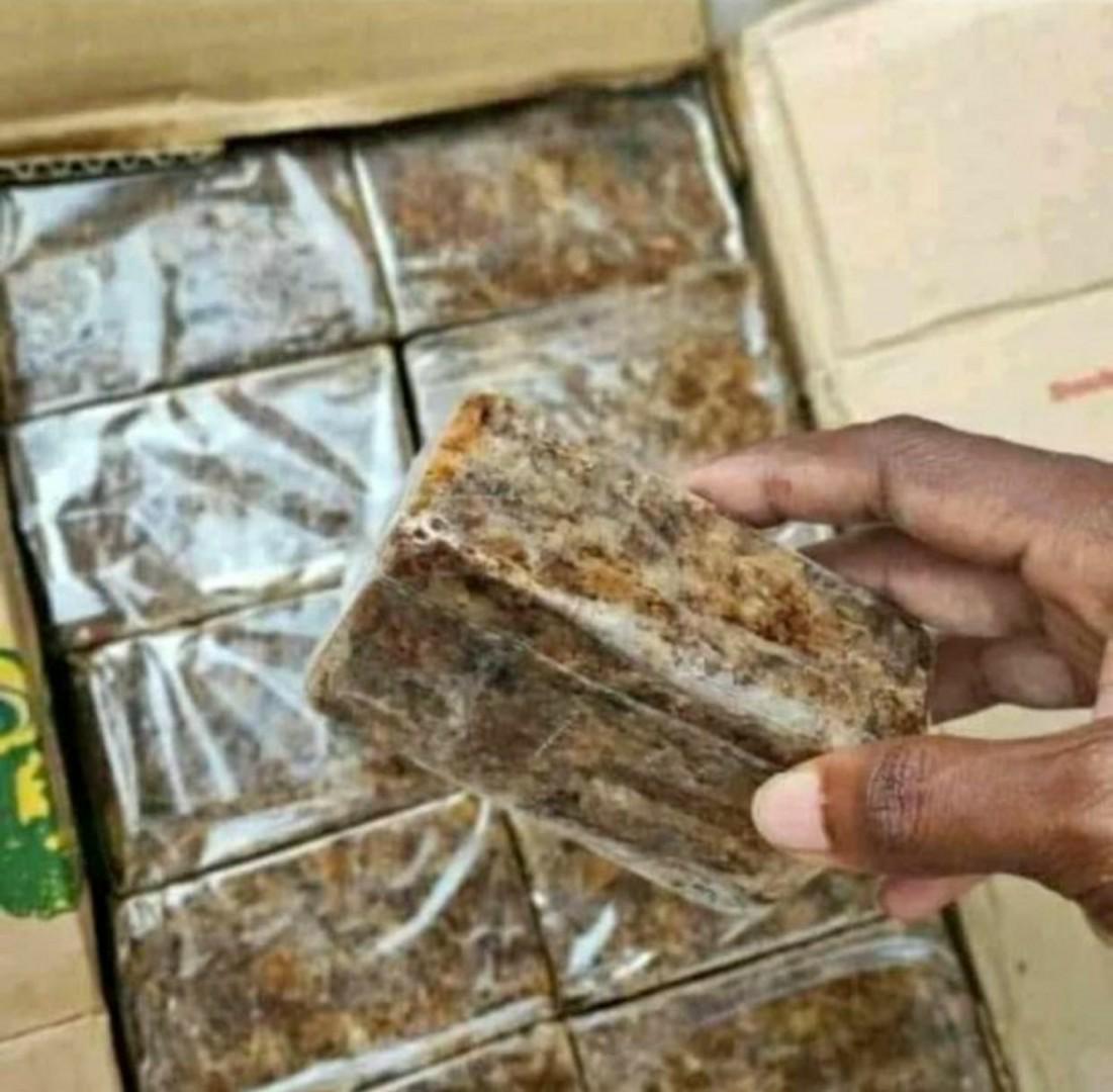 African black soap is a natural, organic soap traditionally made in West Africa from plant-based ingredients like palm oil, shea butter, and cocoa pod ash. It's known for its deep cleansing and exfoli