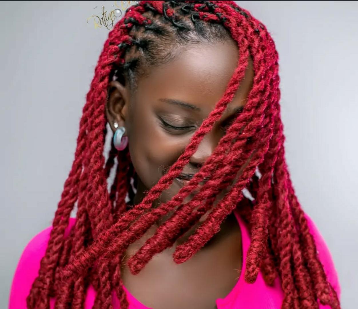 Artificial dreadlocks 70 pieces, also known as dreadlock extensions or synthetic dreads, are a temporary hairstyle where pre-made dreadlock extensions are attached to natural hair. T