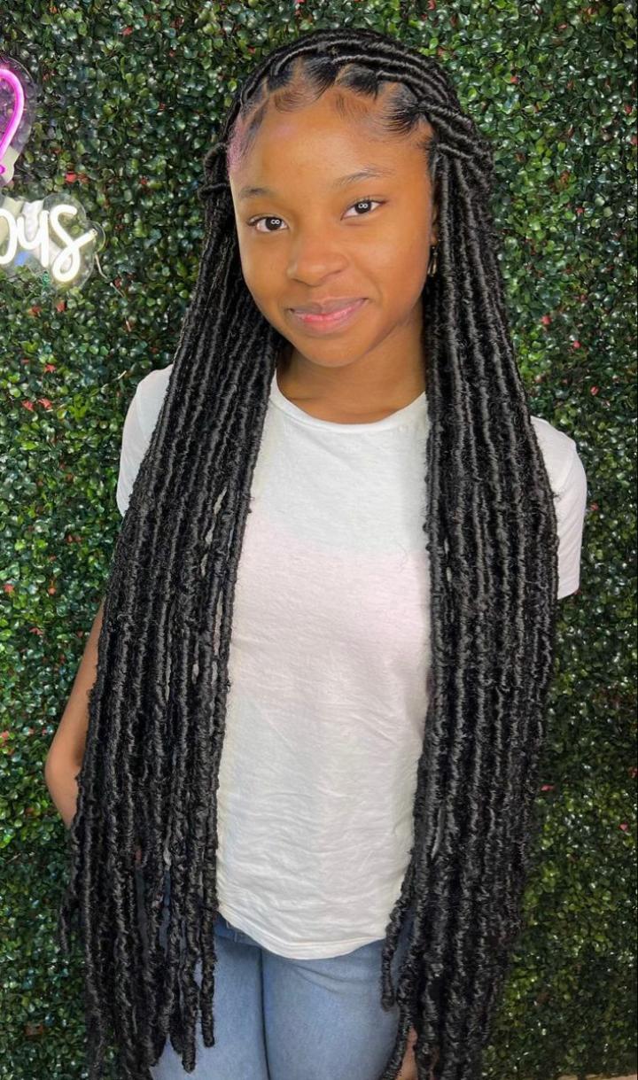Sasha baddie locs handmade full head.often using artificial dreadlock extensions or natural human hair to add