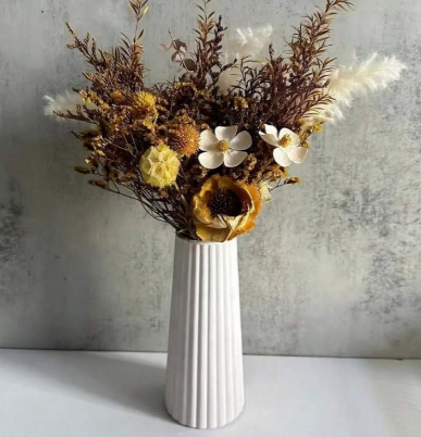 1 pc Home  Decor ceramic quality  flower Vase a luxurious touch to your interior setting, and at the same time, it is a zero-maintenance.