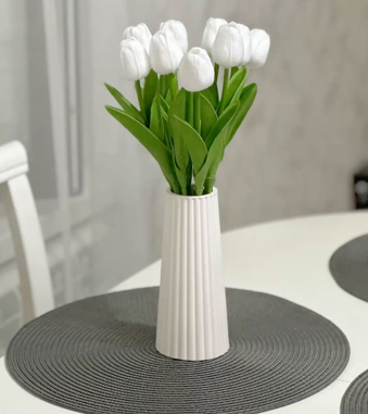 1 pc Home quality  flower Vase as shown.A  luxurious touch to your interior setting, and at the same time, it is a zero-maintenance.