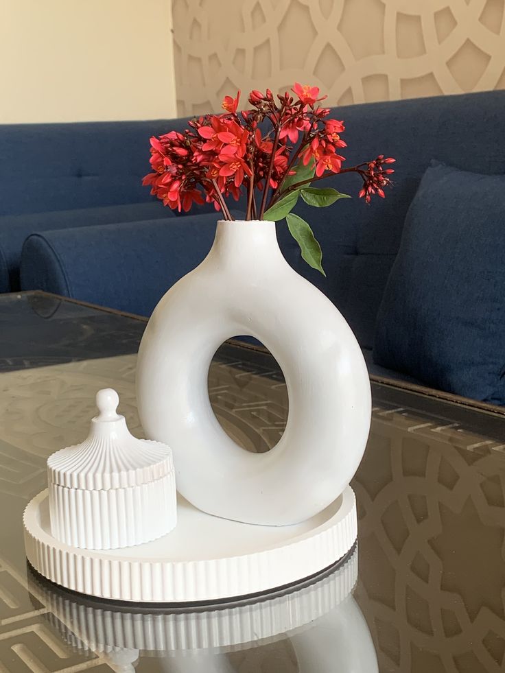 3pcs Home decorative vases Home BNB decor display as shown . donut vase large tray dish small dish with lid.