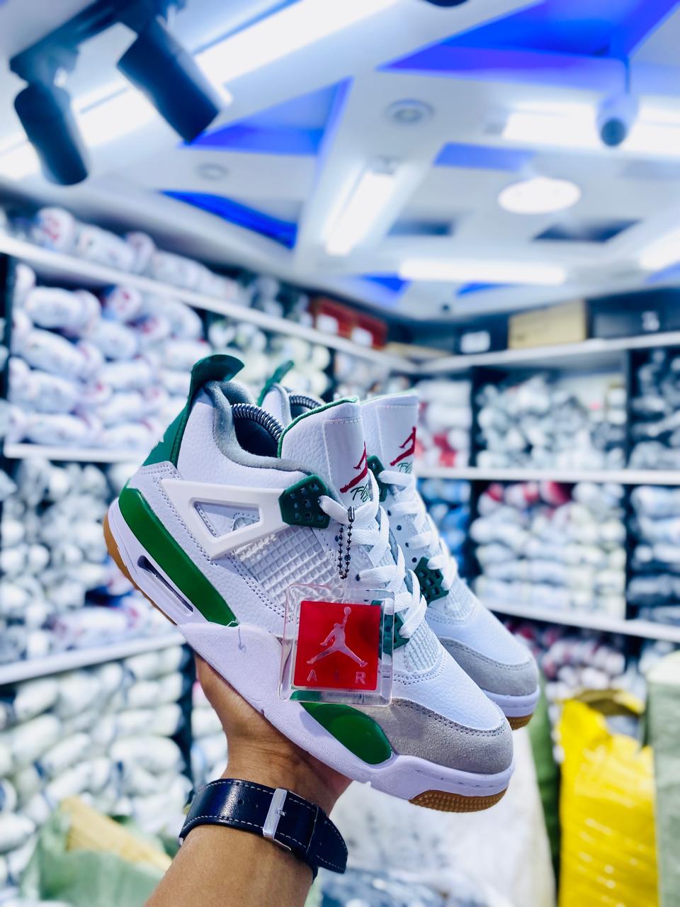 OFFER!!!OFFER!!! Original Air Jordan 4 SB "Mocha"  Breathable Sneakers Authentic & Best Quality Men's J4 Shoes