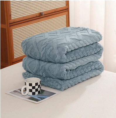 Modern minimalist ins tower skin velvet blanket solid color single-layer spring/summer style blanket lightweight air conditioning blanket cover blanket