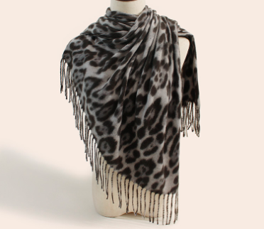 New leopard print scarf for autumn and winter, women's warm and versatile scarf, comfortable and fashionable imitation cashmere shawl