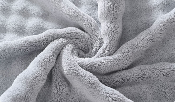 Bubble velvet bath towel, new product, suitable for showering, can absorb water without shedding hair, is soft and quick drying, edge wrapped，1pc 70 * 140cm