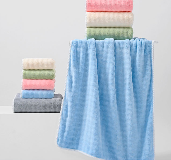 Bubble velvet bath towel, new product, suitable for showering, can absorb water without shedding hair, is soft and quick drying, edge wrapped，1pc 70 * 140cm